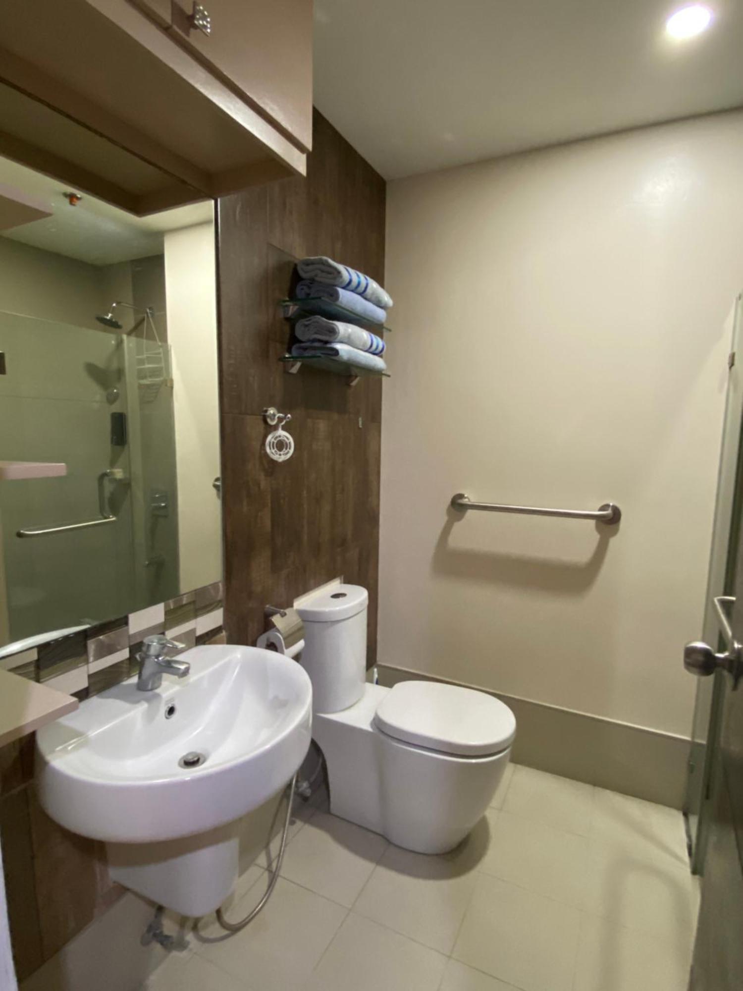 Feels Like Home Condos Abreeza Place Tower 1 & 2 Davao Екстер'єр фото